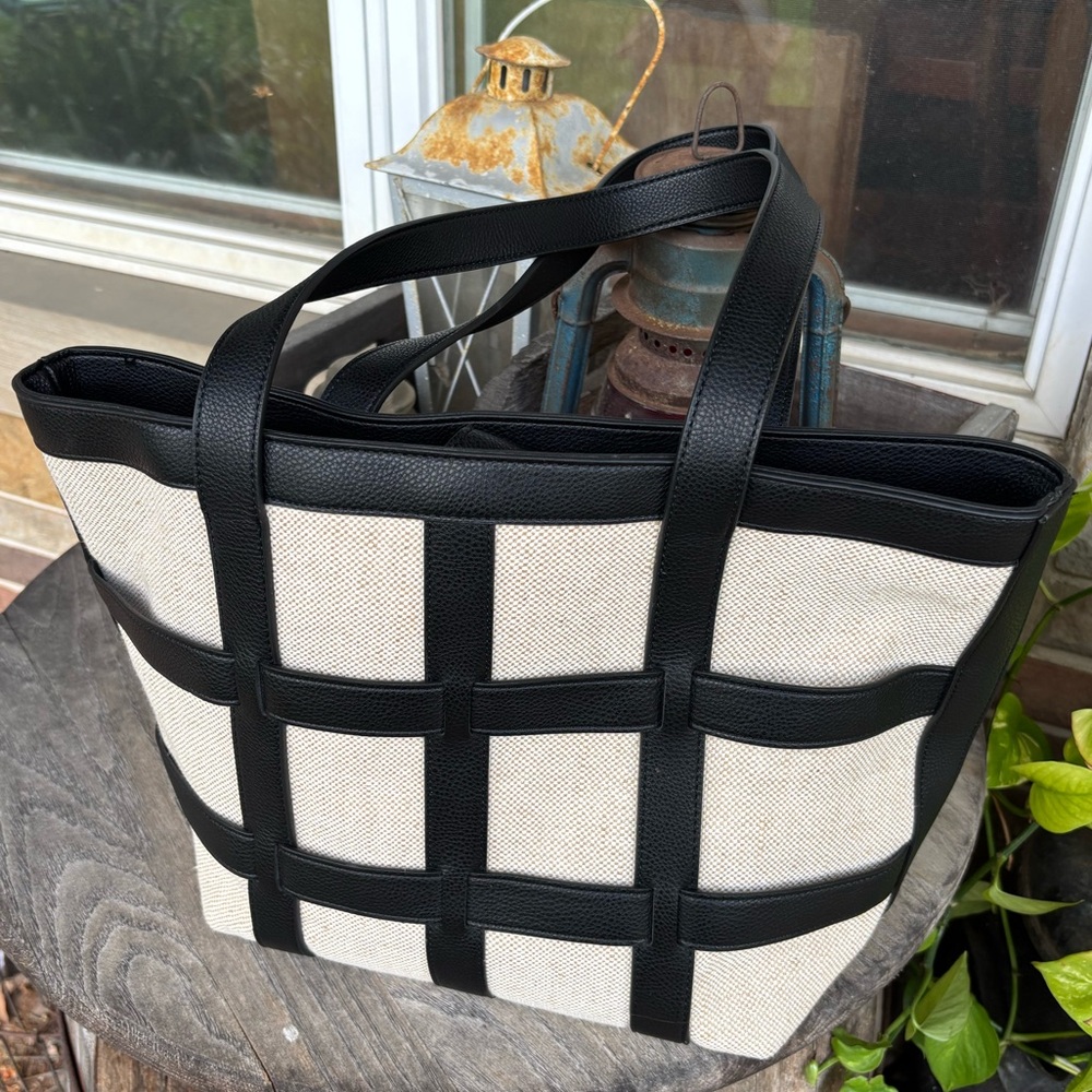 Landry Stylish Black and Cream Tote‎ Bag
